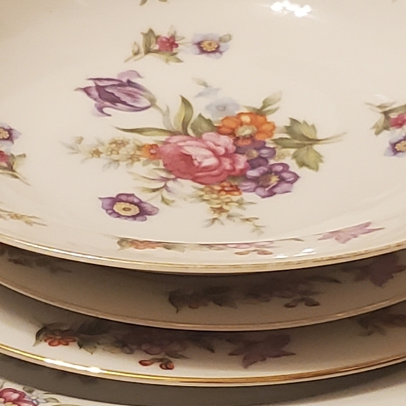 Harmony House Dresdania Plates - Picture 8 of 16